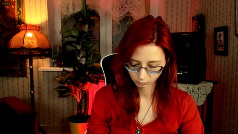 Orianna -  Hi Im into geek culture cosplay crafting LARP games. Shall we play DnD online show from 01.14.25