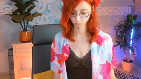 Orianna -  Hi Im into geek culture cosplay crafting LARP games. Shall we play DnD online show from 01.23.25