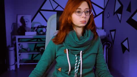 Orianna -  Hi Im into geek culture cosplay crafting LARP games. Shall we play DnD online show from 01.25.25