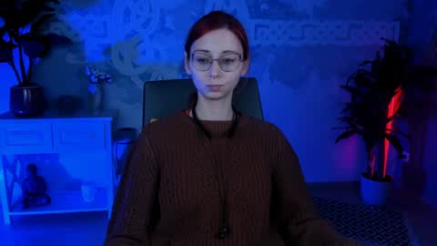 Orianna -  Hi Im into geek culture cosplay crafting LARP games. Shall we play DnD online show from 02.02.25