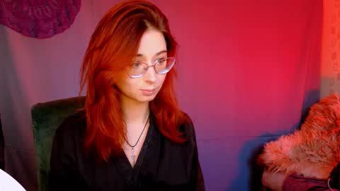 Orianna -  Hi Im into geek culture cosplay crafting LARP games. Shall we play DnD online show from 09.09.25
