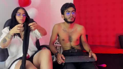 Snapshot of orion_perla chatting on 02.14.25 orion y perla online show from 02.14.25