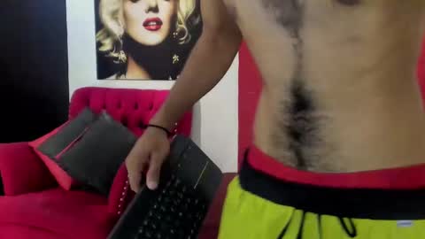 Snapshot of orion_perla chatting on 02.16.25 orion y perla online show from 02.16.25