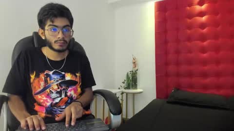 Snapshot of orion_perla chatting on 02.18.25 orion y perla online show from 02.18.25