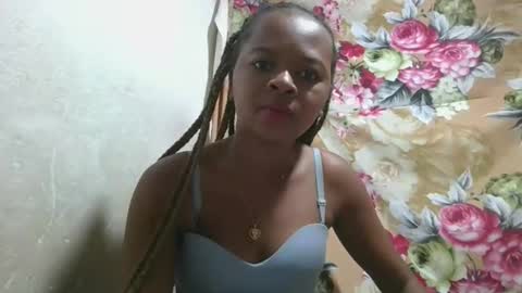 Snapshot of ornellahhh chatting on 09.30.25 ornellahhh online show from 09.30.25