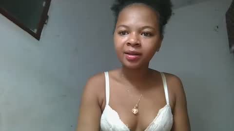 Snapshot of ornellahhh chatting on 10.12.25 ornellahhh online show from 10.12.25