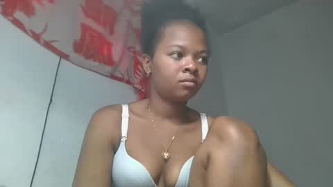 Snapshot of ornellahhh chatting on 10.13.25 ornellahhh online show from 10.13.25