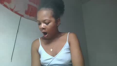 Snapshot of ornellahhh chatting on 10.14.25 ornellahhh online show from 10.14.25