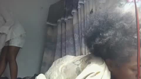 Snapshot of ornellahhh chatting on 10.17.25 ornellahhh online show from 10.17.25