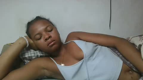 Snapshot of ornellahhh chatting on 10.21.25 ornellahhh online show from 10.21.25