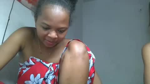 Snapshot of ornellahhh chatting on 10.22.25 ornellahhh online show from 10.22.25