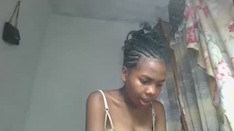 Snapshot of ornellahhh chatting on 10.31.25 ornellahhh online show from 10.31.25