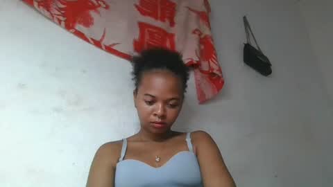 Snapshot of ornellahhh chatting on 11.02.25 ornellahhh online show from 11.02.25