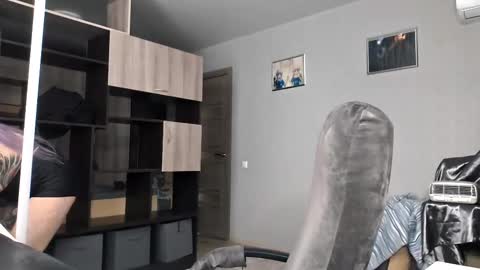 Snapshot of orvadowden chatting on 10.12.25 Milana online show from 10.12.25