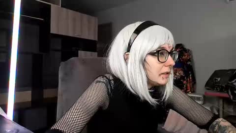Snapshot of orvadowden chatting on 10.21.25 Milana online show from 10.21.25