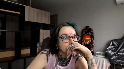 Snapshot of orvadowden chatting on 10.23.25 Milana online show from 10.23.25