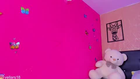 Snapshot of osiris_doll chatting on 09.28.25 vella online show from 09.28.25