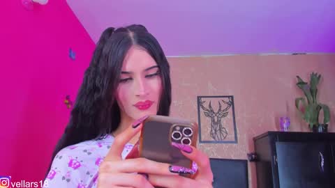 Snapshot of osiris_doll chatting on 10.26.25 vella online show from 10.26.25