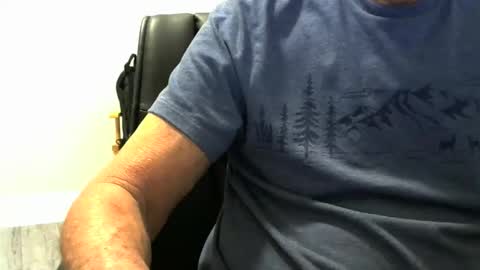 Ossi online show from 10.18.25