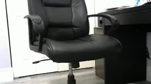 Ossi online show from 12.02.25