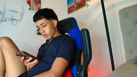 Snapshot of ostin_18hot chatting on 04.28.26 ostin 18hot online show from 04.28.26