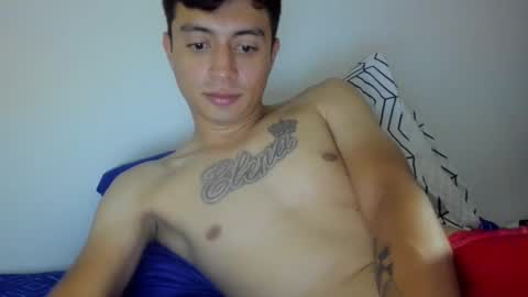 Snapshot of ostinn_ chatting on 09.10.25 O S T I N online show from 09.10.25