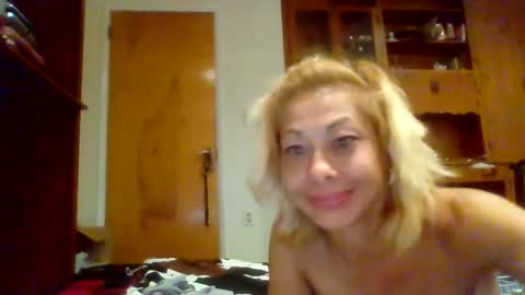 Snapshot of otherroomladycc chatting on 09.08.25 otherroomladycc online show from 09.08.25