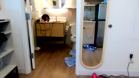 Snapshot of otherwonn11 chatting on 06.01.26 Chulo CLos online show from 06.01.26