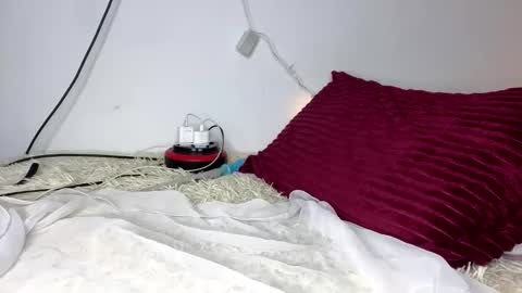 oumaimasoufaine66 online show from 11.17.25