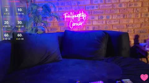 Snapshot of ourjourneyxoxo chatting on 09.29.25 OurJourneyXoXo online show from 09.29.25