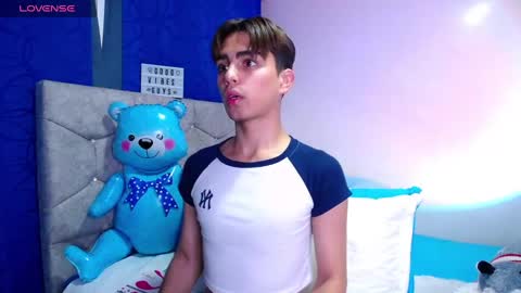 Owen  Independent model  online show from 03.10.25