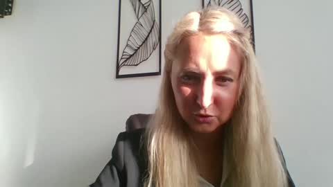 Snapshot of oxifoxi chatting on 10.07.25 oxifoxi online show from 10.07.25