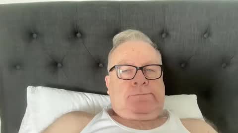 Snapshot of ozhairybearxxxx chatting on 03.02.25 ozhairybearxxxx online show from 03.02.25