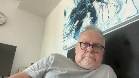 Snapshot of ozhairybearxxxx chatting on 11.09.25 ozhairybearxxxx online show from 11.09.25