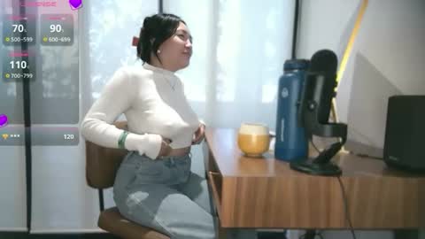 Snapshot of ozhmara chatting on 10.21.25 ozhmara online show from 10.21.25