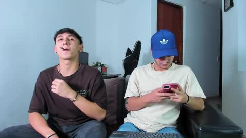 Snapshot of p_jhon chatting on 04.30.26 P online show from 04.30.26