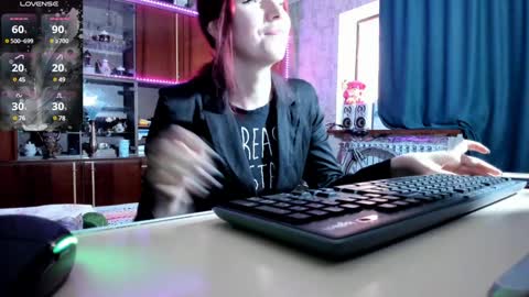 Ella online show from 01.11.25