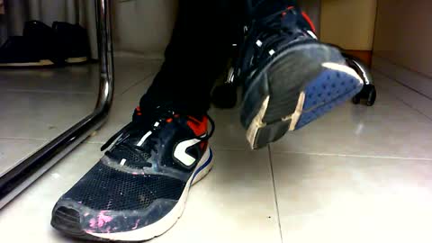 Snapshot of pablomenesssl chatting on 12.22.24 Pablo Meness online show from 12.22.24