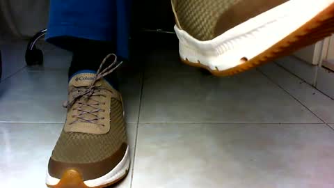 Snapshot of pablomenesssl chatting on 12.23.24 Pablo Meness online show from 12.23.24