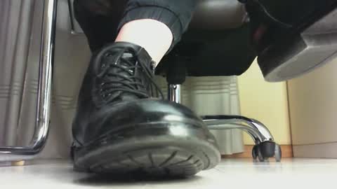 Snapshot of pablomenesssl chatting on 01.24.25 Pablo Meness online show from 01.24.25