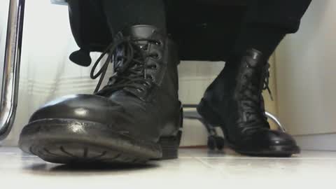 Snapshot of pablomenesssl chatting on 02.03.25 Pablo Meness online show from 02.03.25