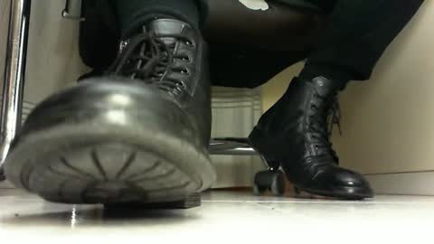 Snapshot of pablomenesssl chatting on 02.03.25 Pablo Meness online show from 02.03.25