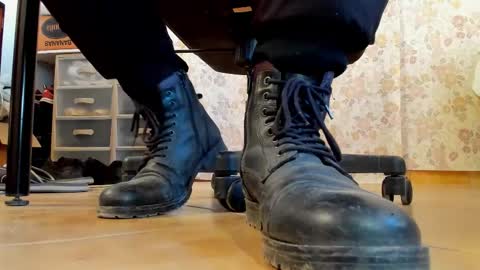 Snapshot of pablomenesssl chatting on 01.16.26 Pablo Meness online show from 01.16.26