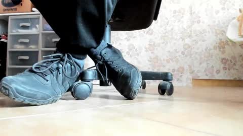 Snapshot of pablomenesssl chatting on 01.17.26 Pablo Meness online show from 01.17.26