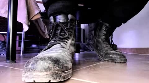 Snapshot of pablomenesssl chatting on 03.14.26 Pablo Meness online show from 03.14.26