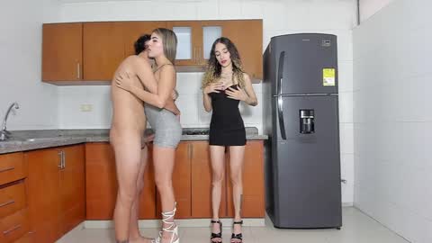 Hanna 19 years Eva 19 years new girl Tyga 19 years myke19 years old online show from 01.09.25