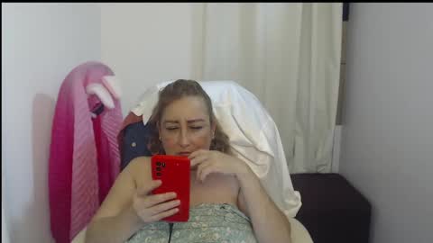 Snapshot of paiperhalliwey chatting on 01.26.25 paiperhalliwey online show from 01.26.25