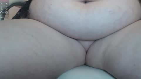 Snapshot of paiperhalliwey chatting on 02.11.25 paiperhalliwey online show from 02.11.25
