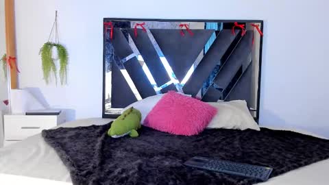 palechor online show from 02.18.26