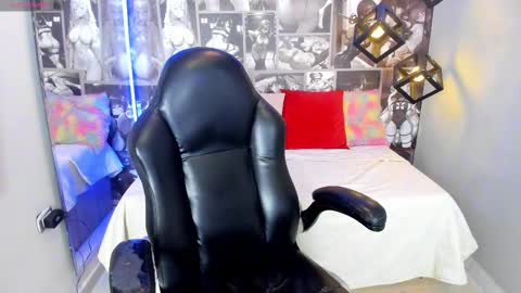 P A L M E R  online show from 02.28.25